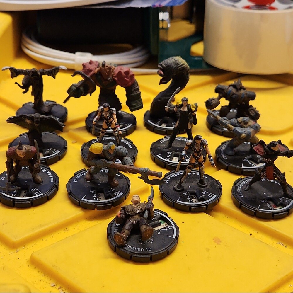 2000 WizKids Mage Knight Miniature Mixed Lot Of 13
